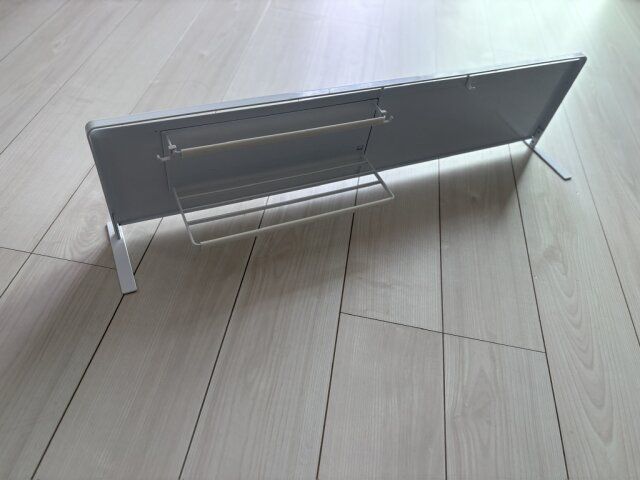 Towerの自立式スチールパネル 裏側