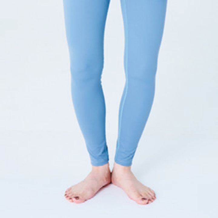 両脚の隙間のダイヤモンドが縦長のほうが、股関節により効く。