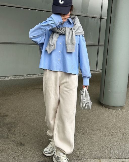 オックスフォードシャツを着たコーデ