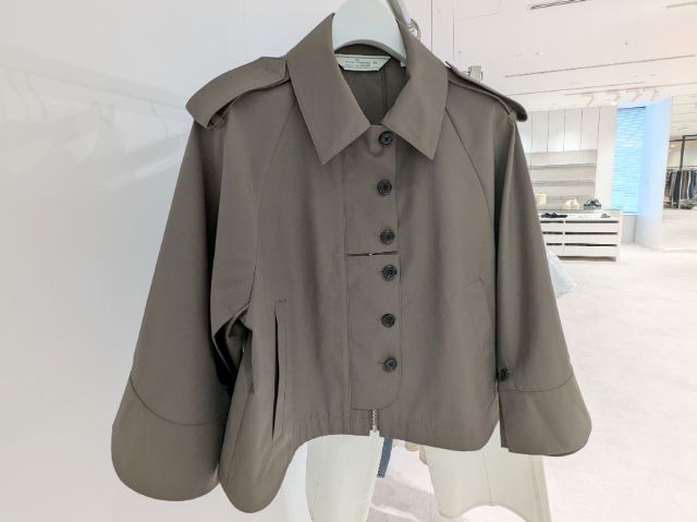 ショートケープコート