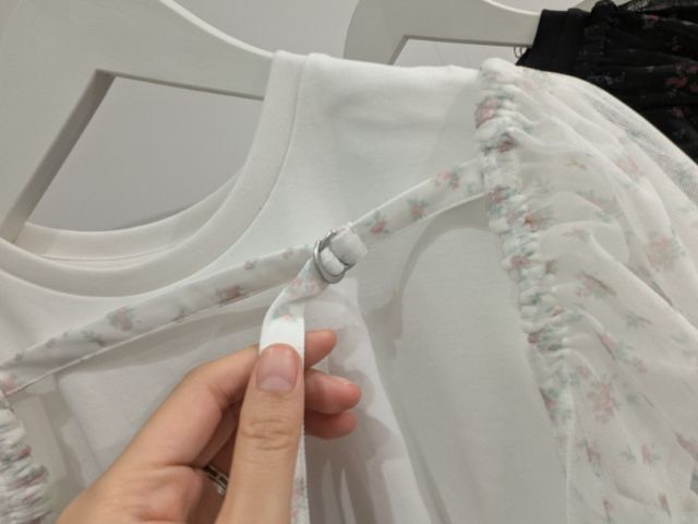 スリーブボレロの部分の金具