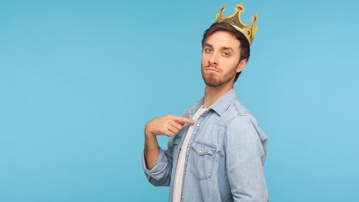 自分の政治知識を過大評価している人ほど感情的な対立を起こすと判明