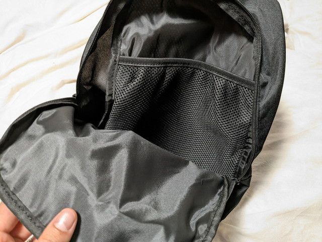 モズワンショルダー中のポケット