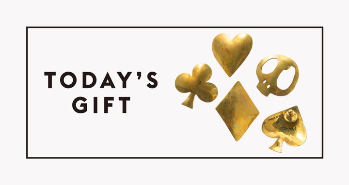 〈BRÚ NA BÓINNE〉のブローチ