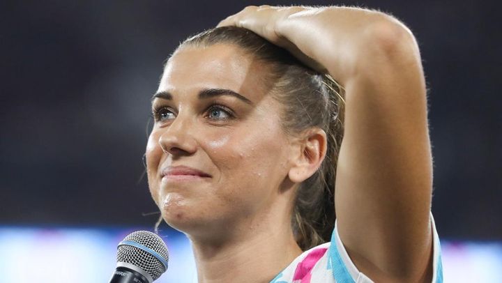 「女性の体はすごい」元世界一の美女選手、『出産後15日のお腹』を公開して話題に