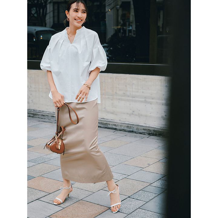 キレイめブラウスコーデ