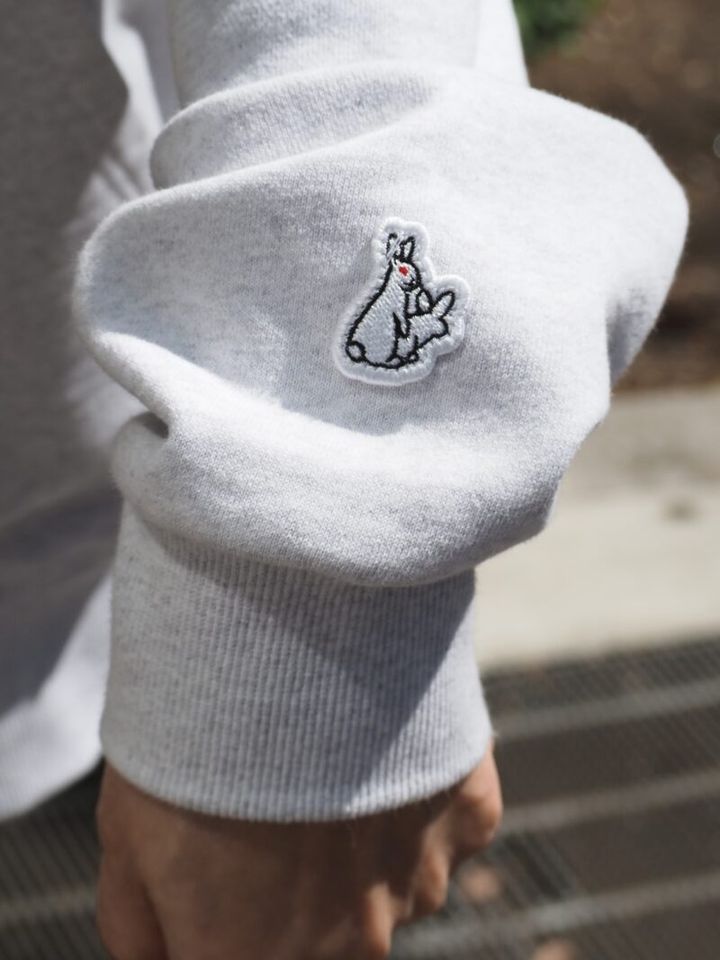 「エフアールツー」のパーカー