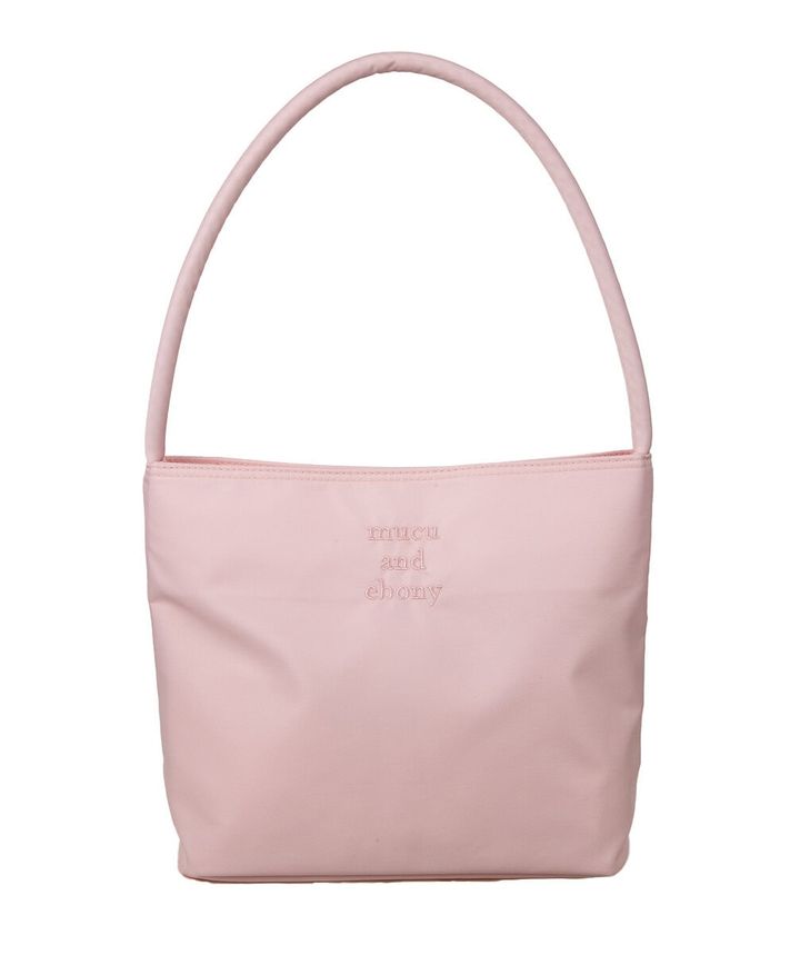 八木アリサとピンク