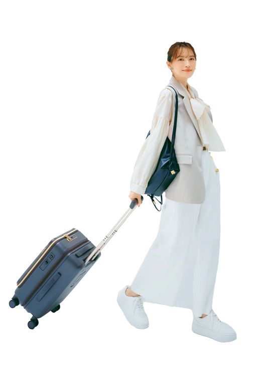 動きやすさも抜群なきれいめスニーカー通勤コーデ