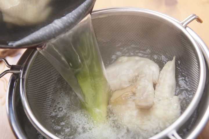 基本の簡単チキンボーンブロスの作り方3