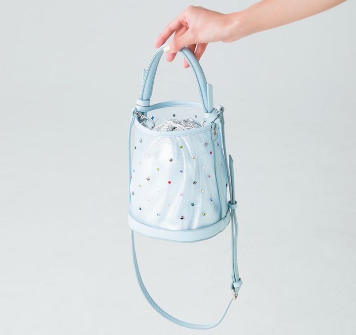 シアー×グリッターのコンビに釘付けのバッグ