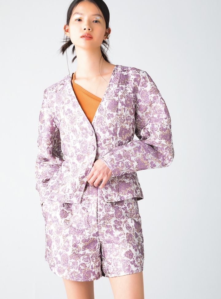 ローズの花をモダンに表現。