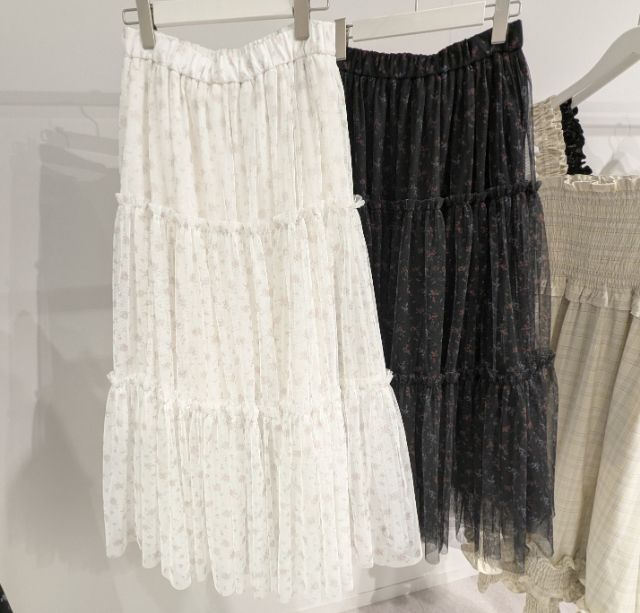 2枚のチュールスカート