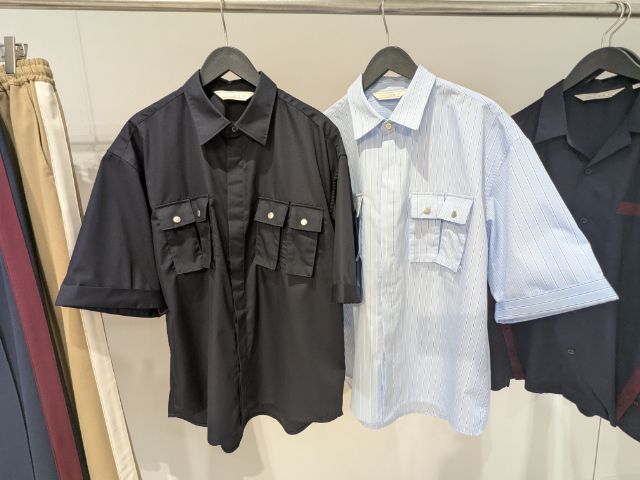 2枚のユーティリティシャツ(5分袖)