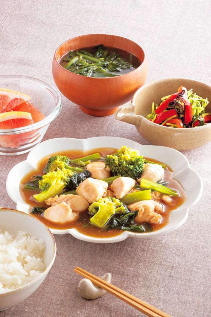 昼食：和食／405kcal、たんぱく質28.4g（1人分）