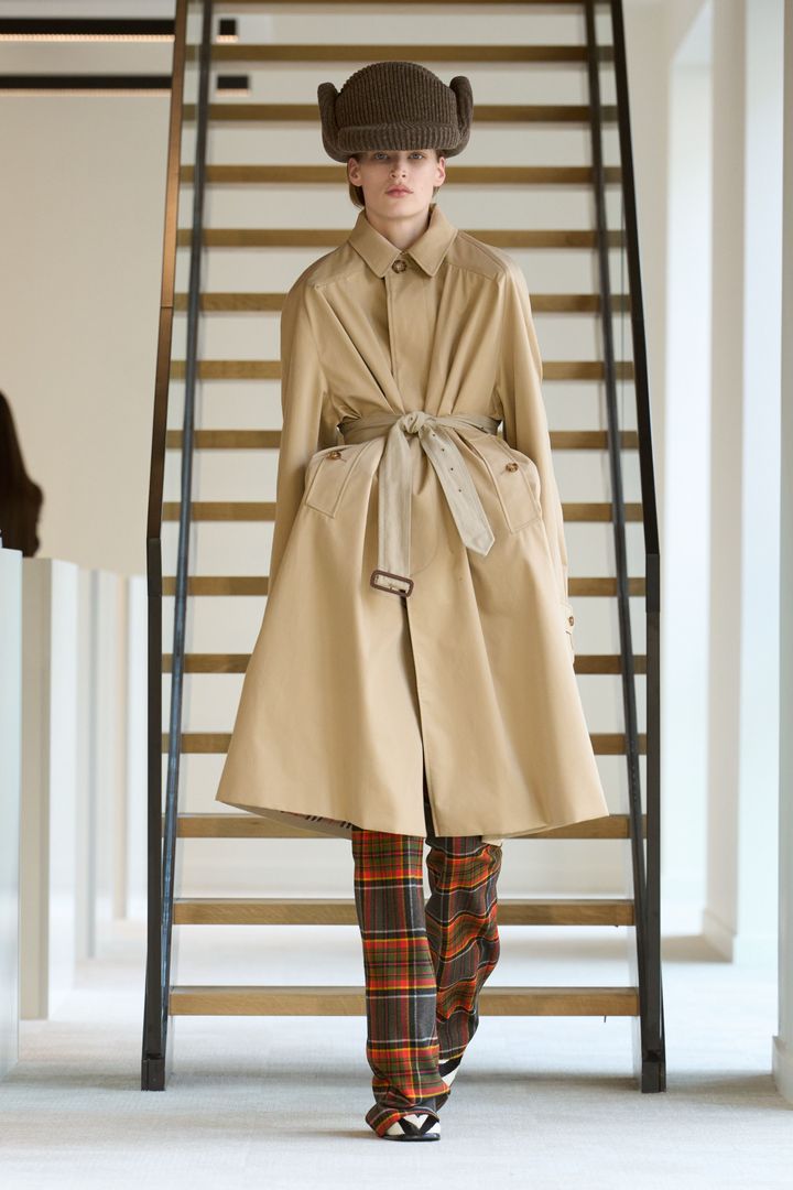 デュラン ランティンク 2025-26年秋冬コレクションより。