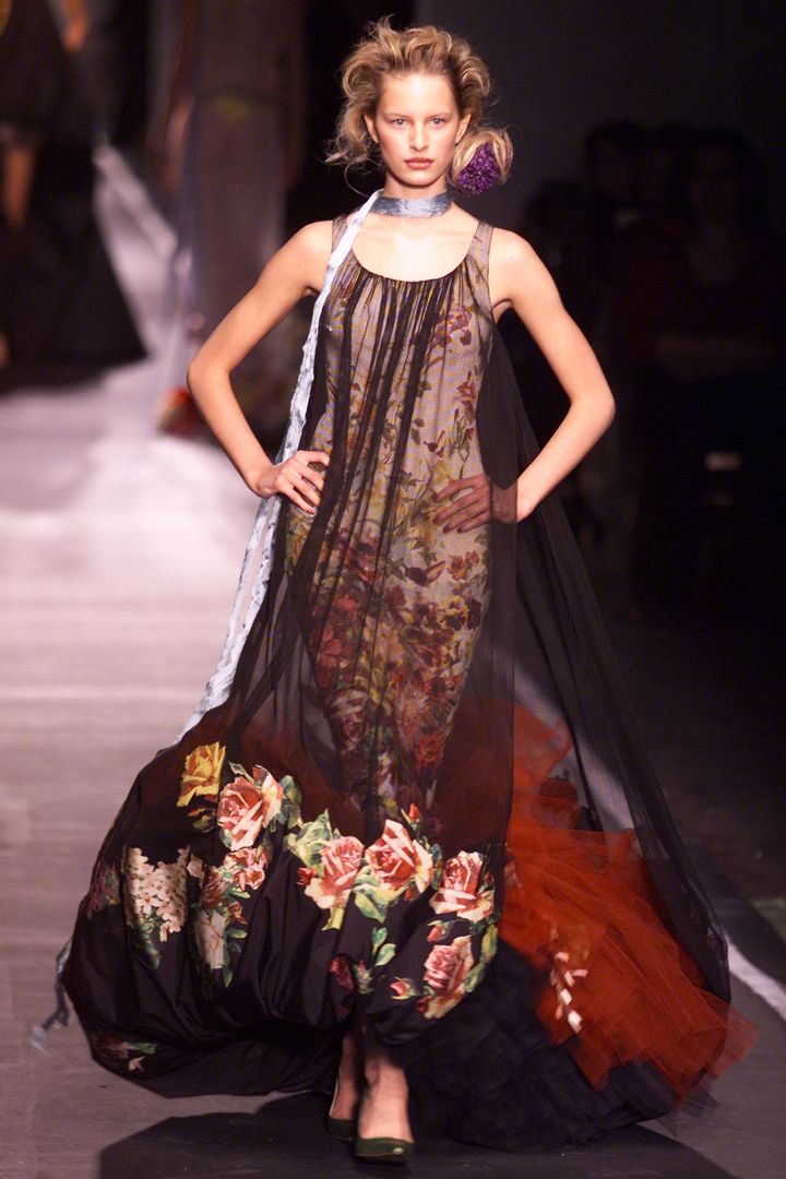 ジャンポール・ゴルチエ 2001年春夏オートクチュールコレクションより。