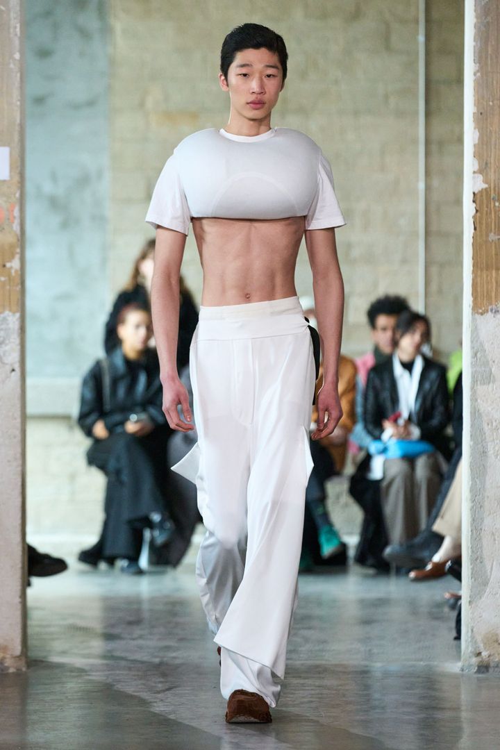 デュラン ランティンク 2023-24年秋冬コレクションより。