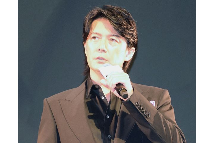ふるさと写真館／複合施設開業のこけら落としライブに登場した福山雅治さん（2023年11月撮影、時事）