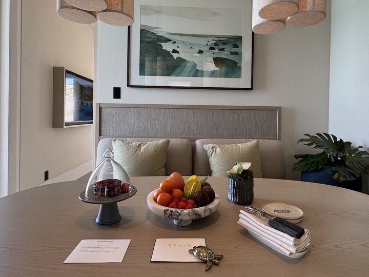 地元産の新鮮な南国フルーツとハンドメイドスイーツでウェルカム。