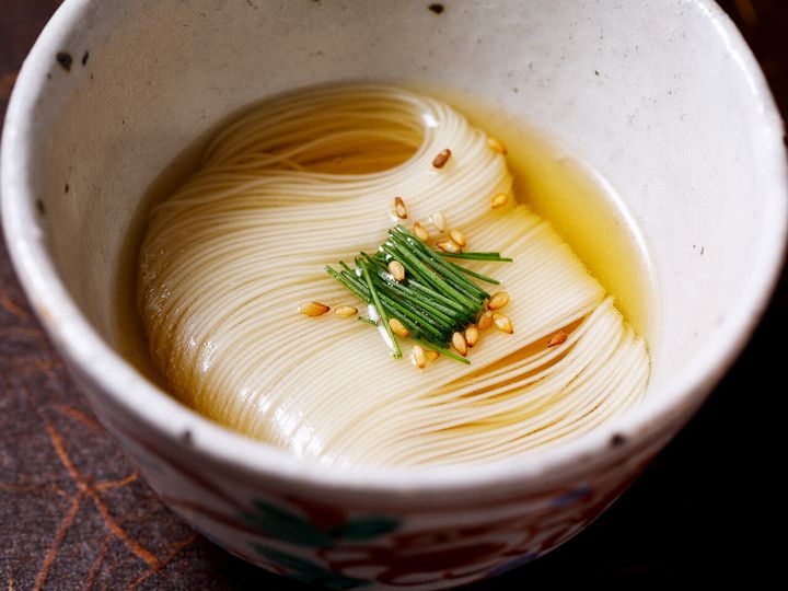 麻布十番『酉囃子』のコンソメといただく極細の手延素麺「ゆきやぎ」