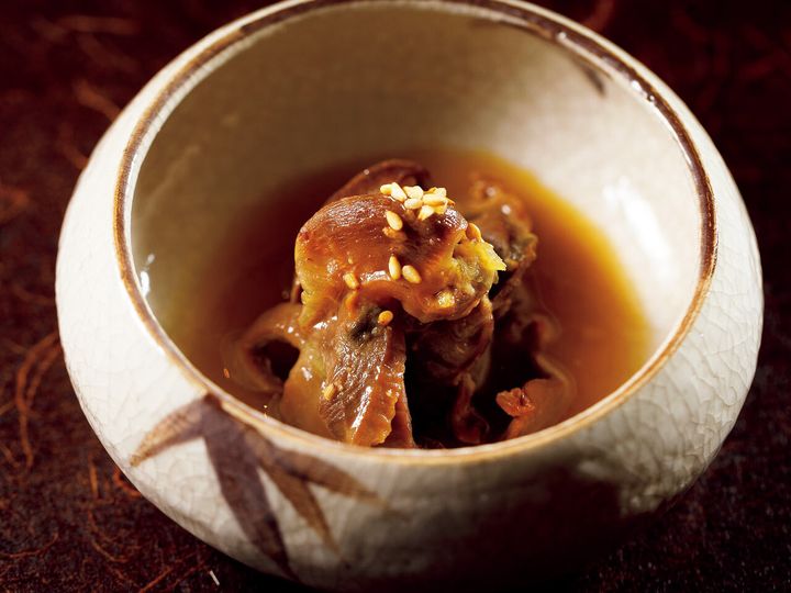 麻布十番『酉囃子』の「砂肝の銀皮の煮込み」