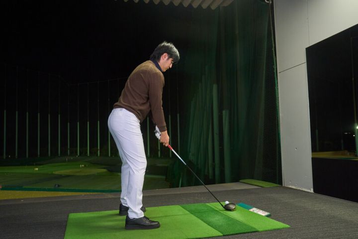 構え方だけで球の曲がりは直る！曲げないレッスンを解説