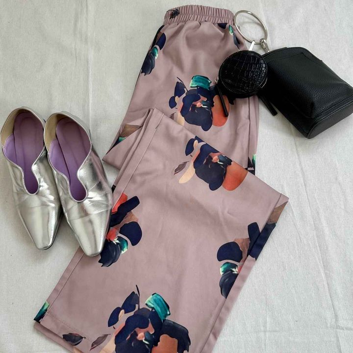 画像: 花柄パンツ