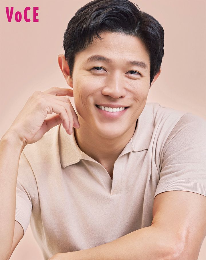 「SUPER PEOPLE」に鍛え上げた美ボディとサービス精神全開の鈴木亮平さんが登場！ お花見スポットや、オススメの五月病対策など春にぴったりなQ＆Aもたっぷり掲載