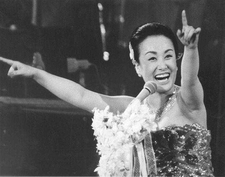 戦後の大スターだった美空ひばり＝1981年、東京・日本武道館