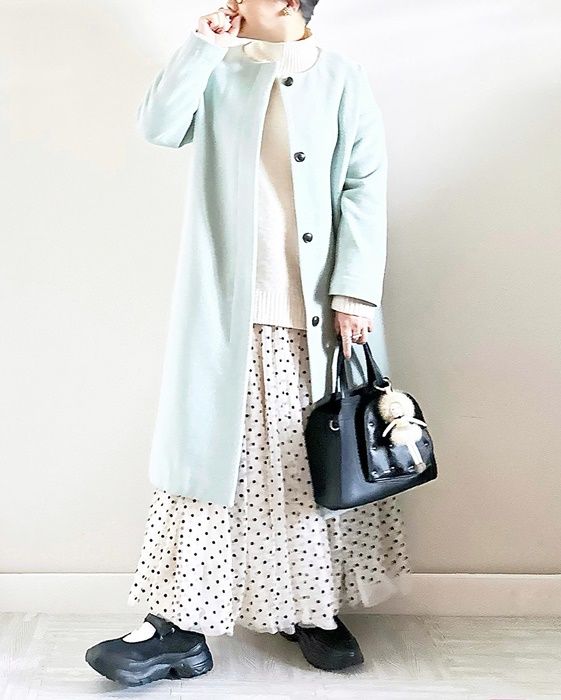 ドットプリーツスカート×GUのブラックの「ボリュームソールベルトスニーカー」