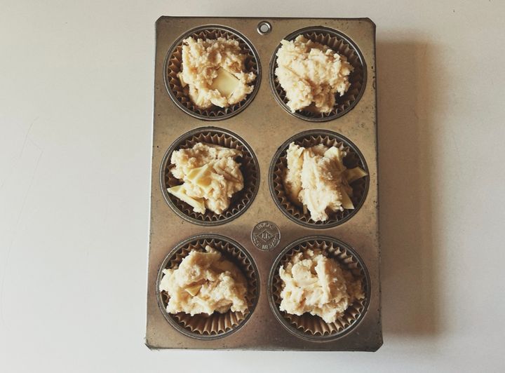 【米粉の簡単レシピ】コンビニで買える冷凍マンゴーが大活躍！ホワイトチョコの米粉ケーキ【渡辺友美子のコーヒーに合うお菓子のレシピ vol.73 〜レシピで旅するヨーロッパ〜】