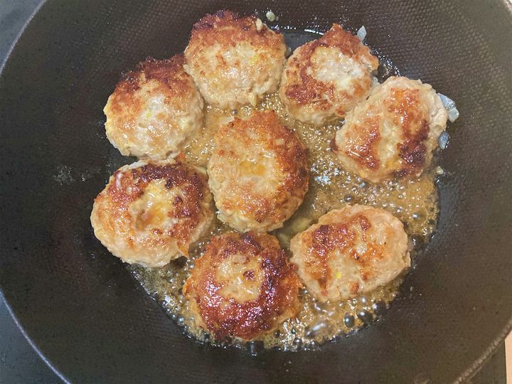 合わせ調味料を入れて煮詰める