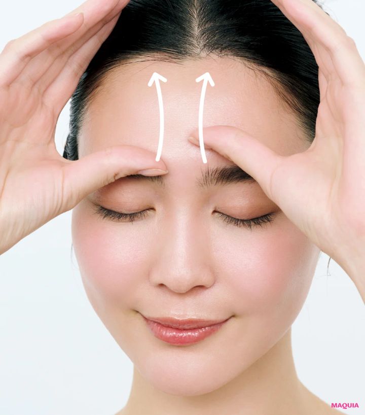 むくみ・たるみ・二重あご、“朝イチの疲れ顔”を救う1分メソッド。モデルも使う小顔テクニックも_5