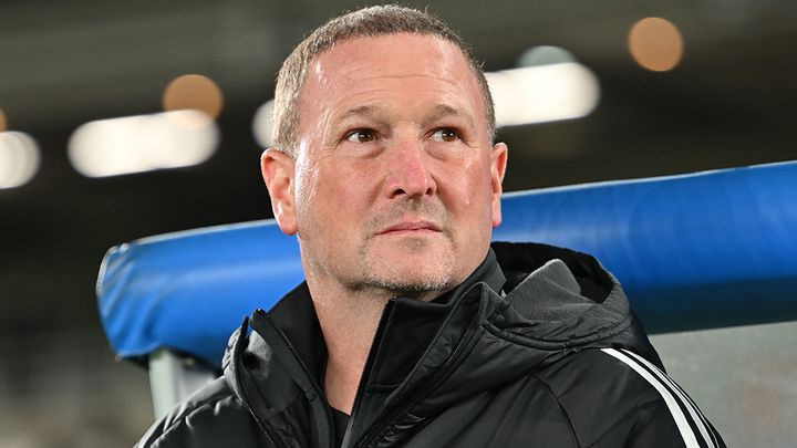 日本の名門が英国人の指揮官を解任…“世界的スーパースター”との対戦を目前に決断