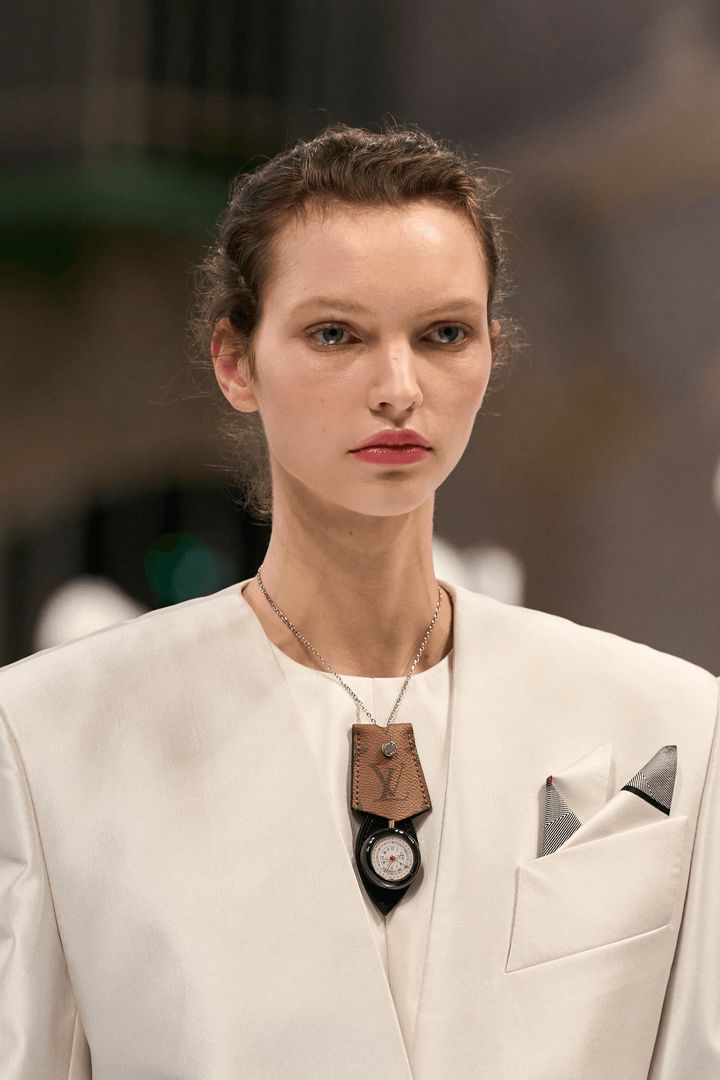 ルイ・ヴィトン 2025-26年秋冬コレクションより。