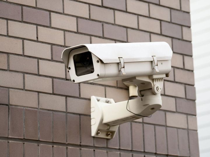 マンションに設置された防犯カメラ