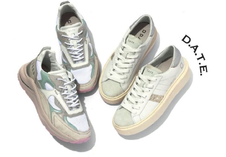 デイトのスニーカー