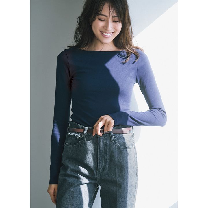 GAPのスッキリ見えするロンTでシンプルなデニムコーデ