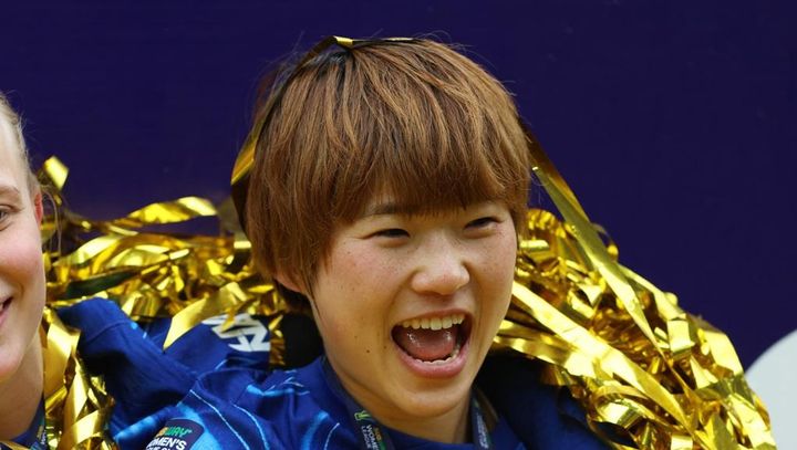 20歳なでしこ、英最強女子チームでの”壁”シーンがかわいすぎると話題「愛さずにはいられない」