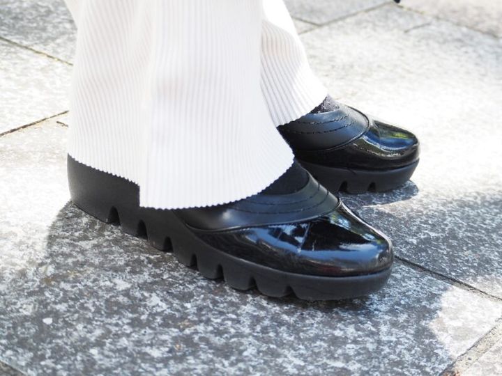 エナメルシューズ