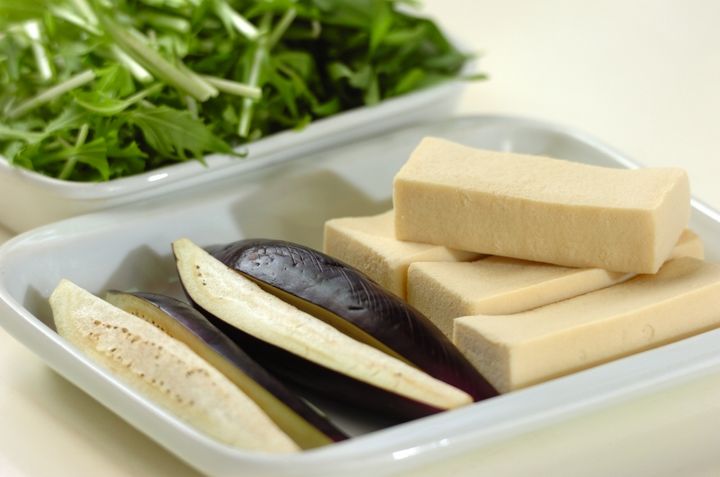 高野豆腐とナスの豚バラ巻きの下準備1