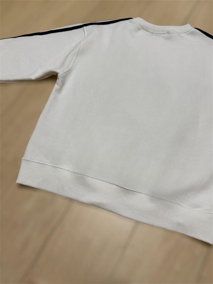 画像: ほどよくゆとりのあるシルエット