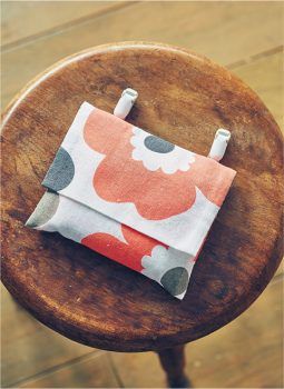 外付けポケットを100円ショップの手ぬぐいで作る！ かわいい柄を生かしてコーディネートのアクセントに♪の画像8