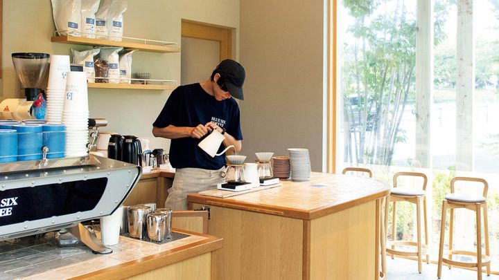 東京〈ブルー シックス コーヒ-〉店内