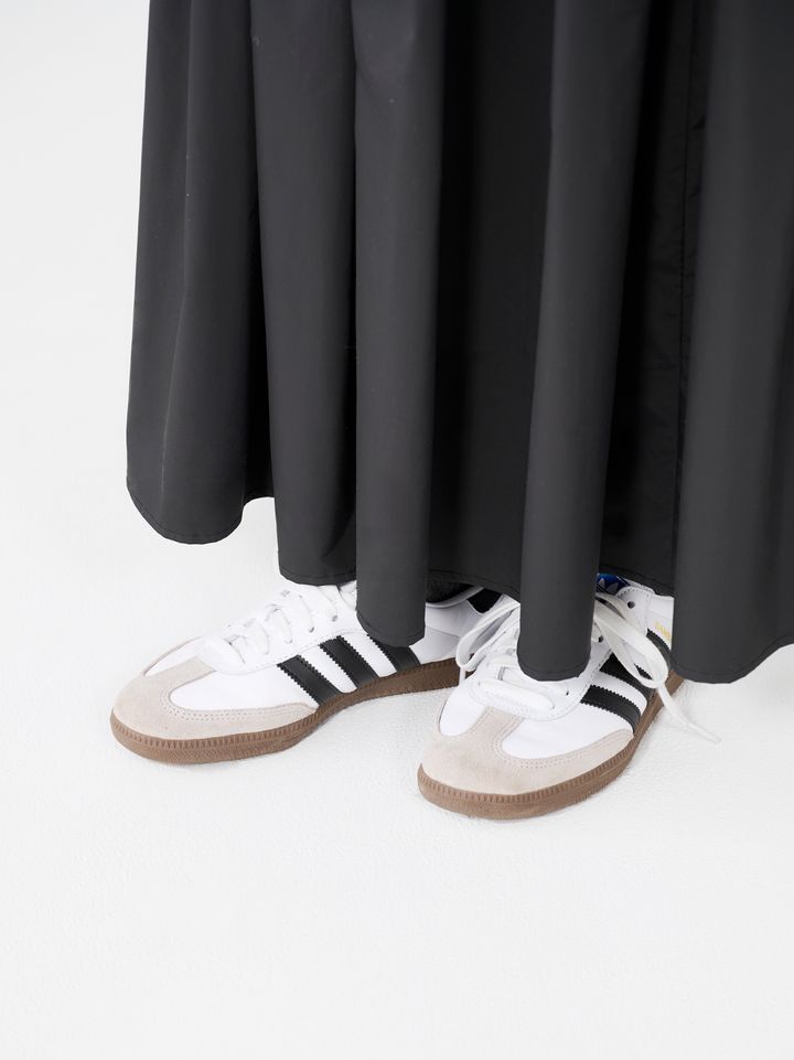 クラウドチームVERY竹内菜摘の春のジレコーデのスニーカーはアディダスサンバ