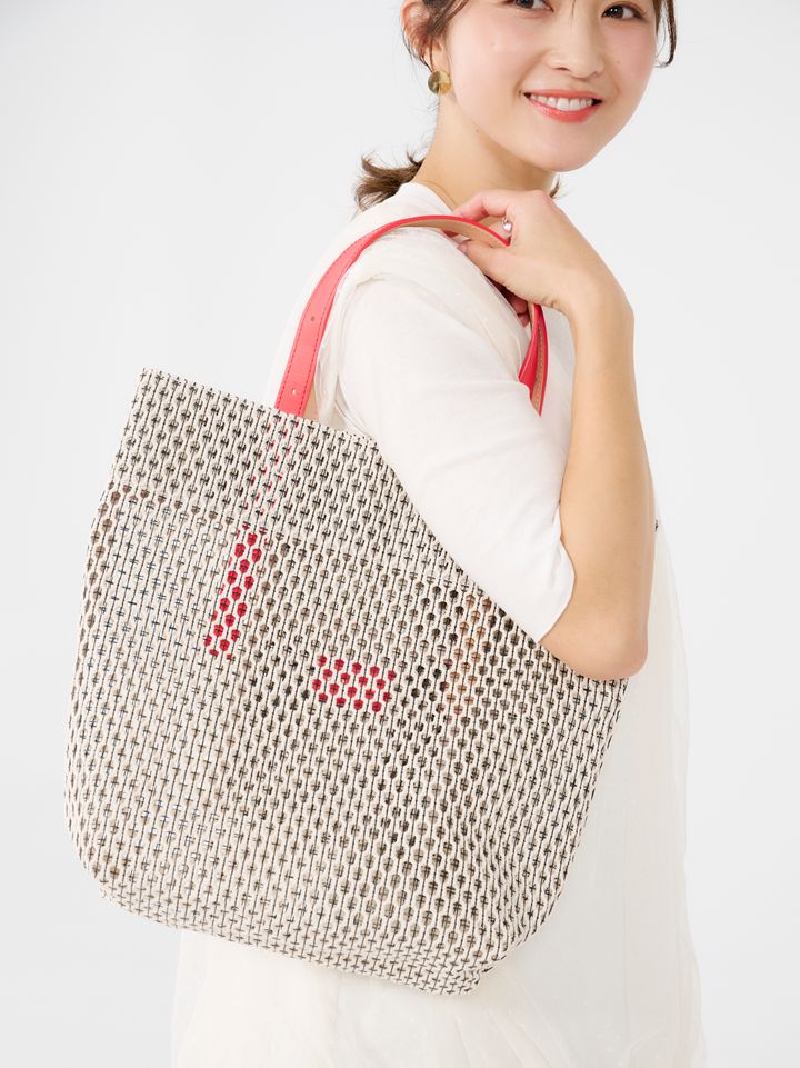 クラウドチームVERY明賀琴絵ののバッグ