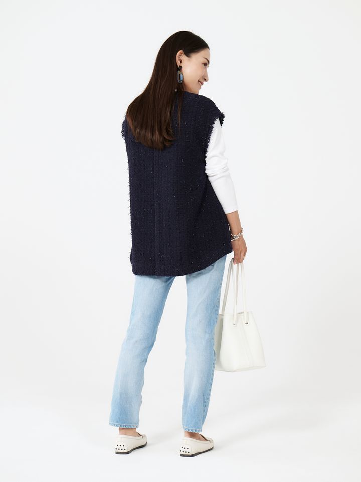 クラウドチームVERY髙松愛梨の春のジレコーデの全身3