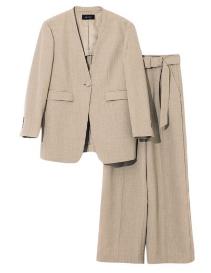 アンタイトルのパンツセットアップ