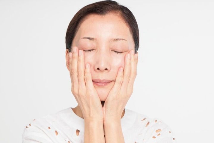 【3】仕上げのハンドプレスでフィット感を高めます